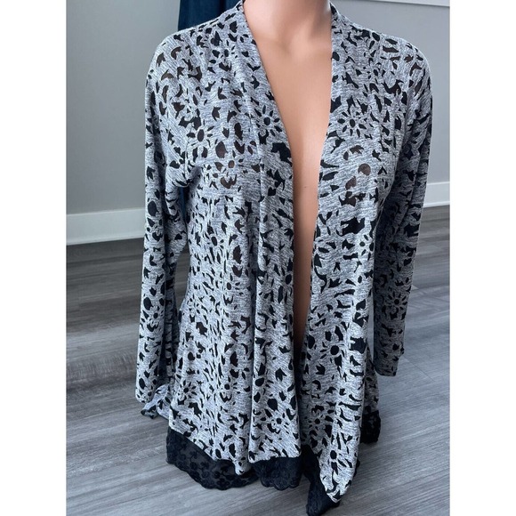 Papillon Gray Animal Print Open Draped Cardigan Size L Lightweight Lace E8 - Picture 1 of 4